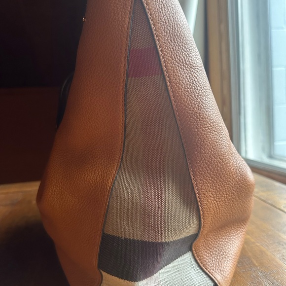 Burberry of England Maidstone Tote Medium - Picture 2 of 9